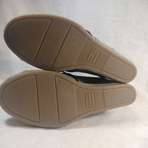 Tom's Desert Wedge Booties - Picture 6 of 10